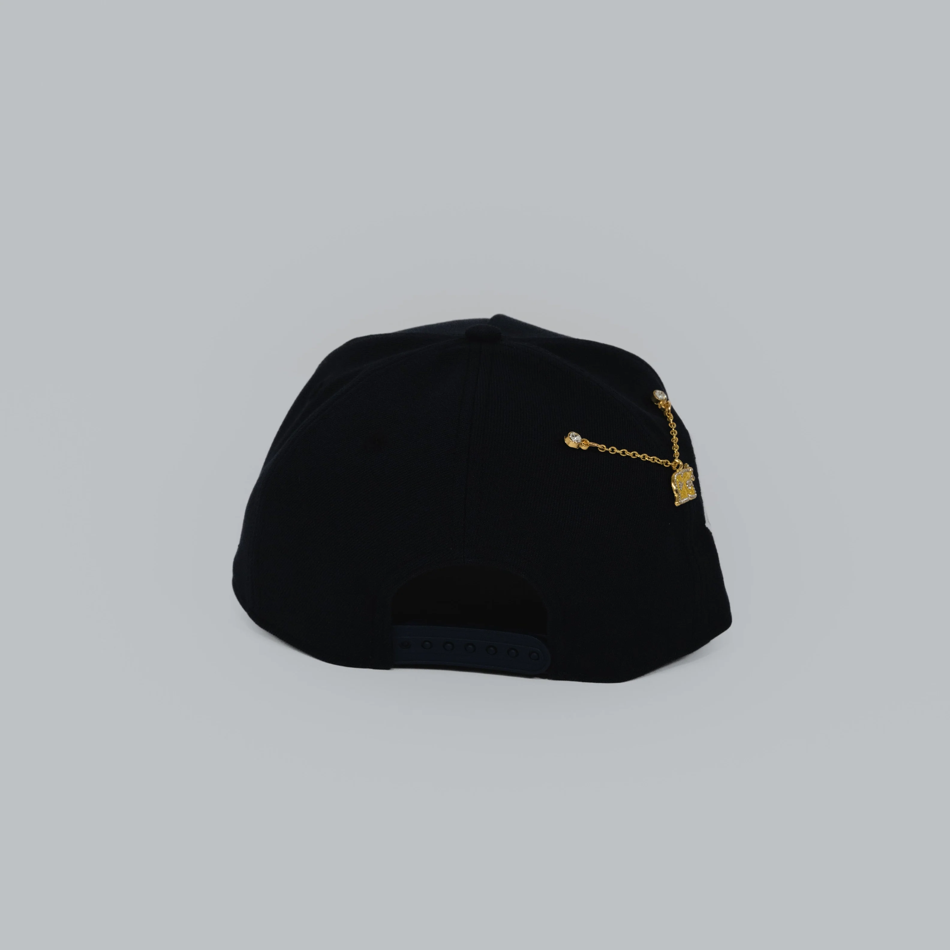 NEW ERA EXCLUSIVE 9FIFTY A-FRAME NAVY ATLANTA BRAVES SNAPBACK W/ 1999 WORLD SERIES SIDE PATCH - Image 4