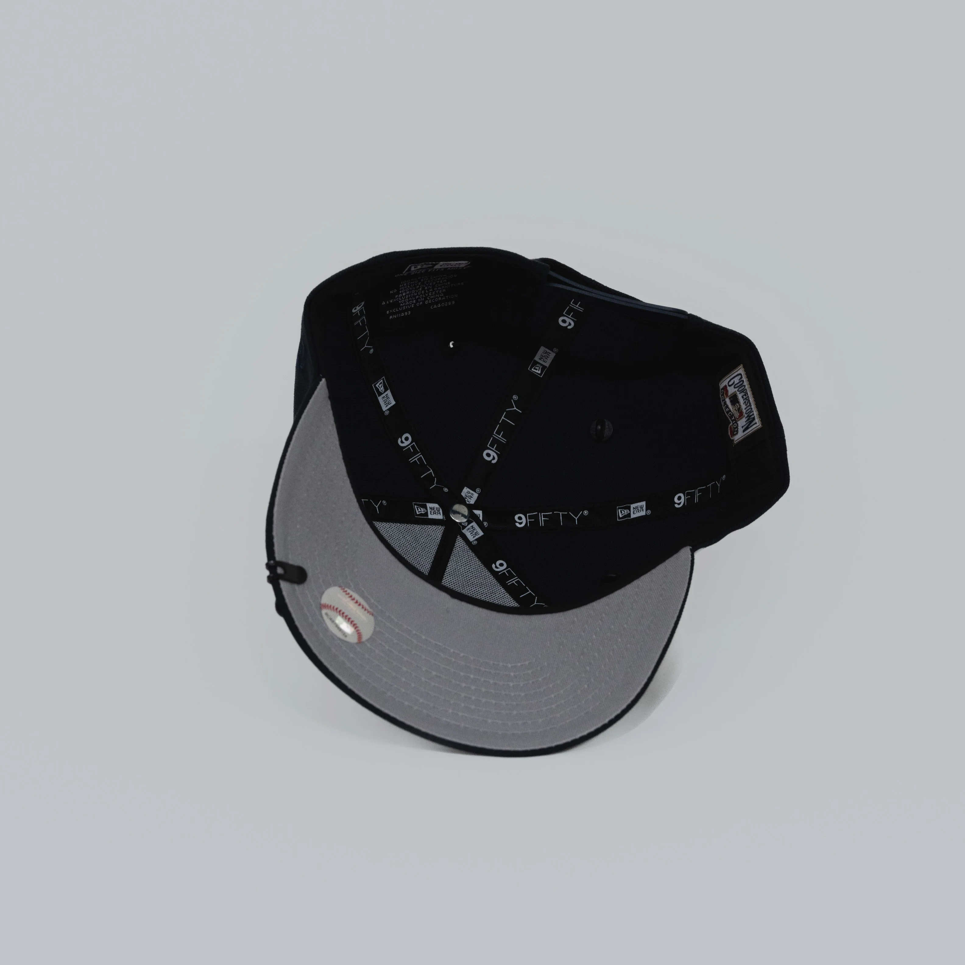 NEW ERA EXCLUSIVE 9FIFTY A-FRAME NAVY ATLANTA BRAVES SNAPBACK W/ 1999 WORLD SERIES SIDE PATCH - Image 5