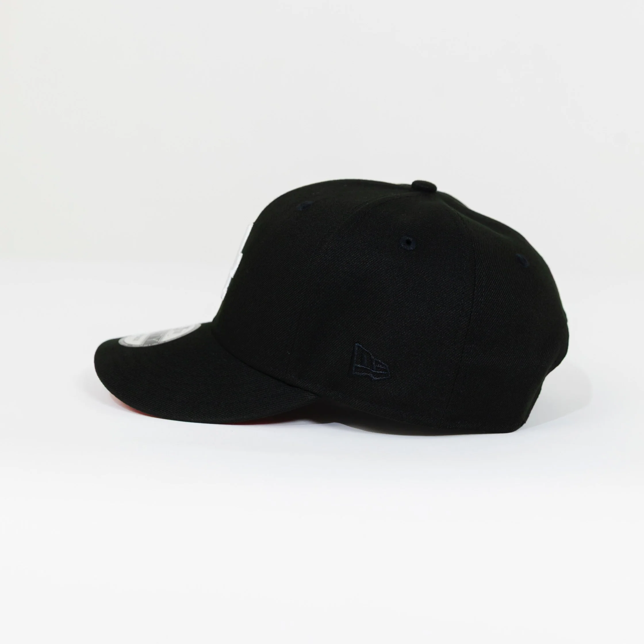 NEW ERA EXCLUSIVE 9FIFTY BLACK LOS ANGELES DODGERS SNAPBACK W/ 1988 WORLD SERIES SIDE PATCH - Image 3